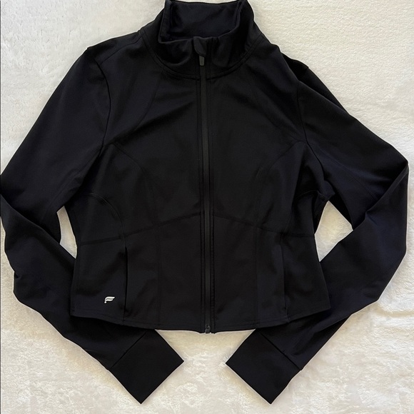 NWOT Fabletics Perfect Storm Cropped Train Jacket, Black - Size L - Picture 3 of 5